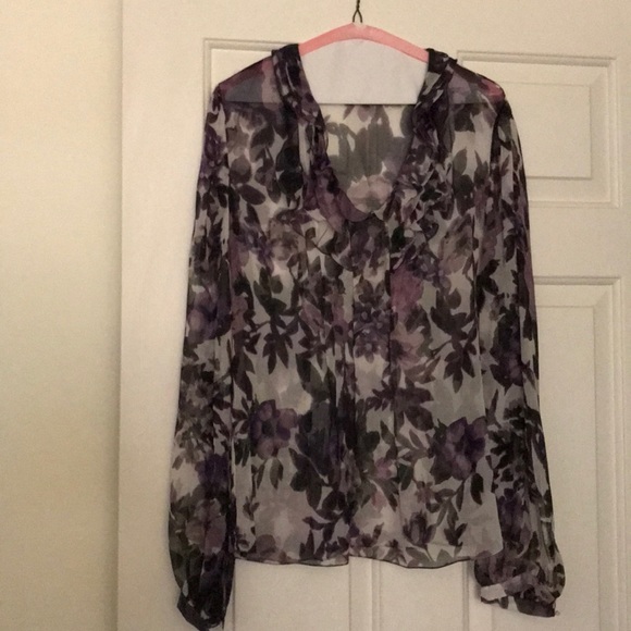 Tahari blouse. Sheer, lightweight - Picture 1 of 4